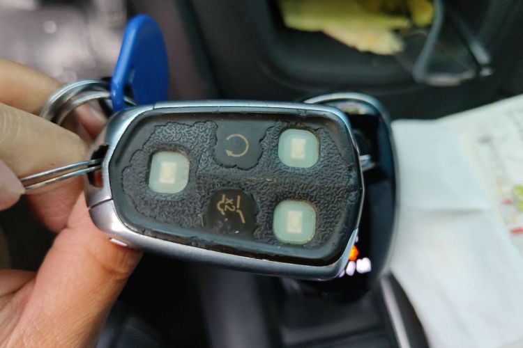 凯迪拉克XT6 2022款 2.0T 七座两驱豪华型中控内饰11