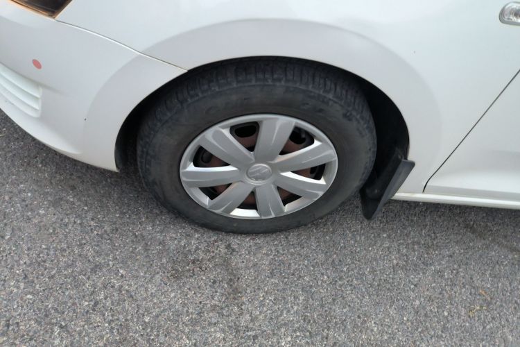 大众 桑塔纳 2015款 1.6L 手动风尚版车身外观6007