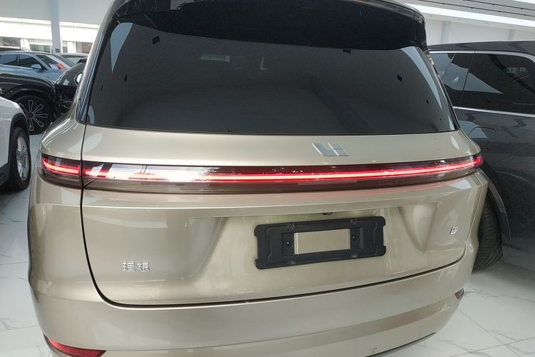 理想汽车 理想L9 2022款 Max车身外观6