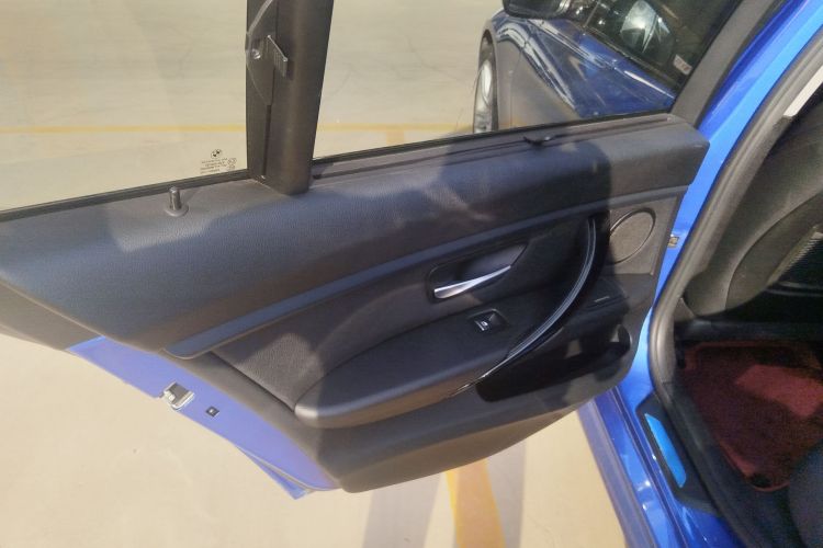 宝马3系 2018款 320Li 领先型M运动套装中控内饰7005