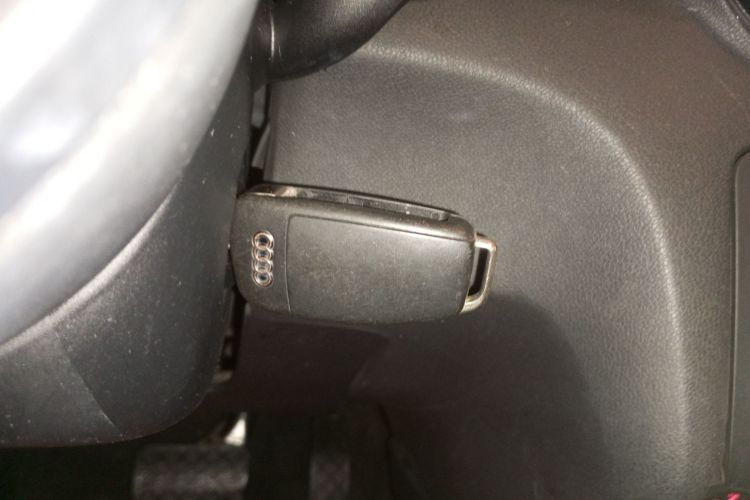 奥迪A1 2014款 30 TFSI Sportback时尚型中控内饰11