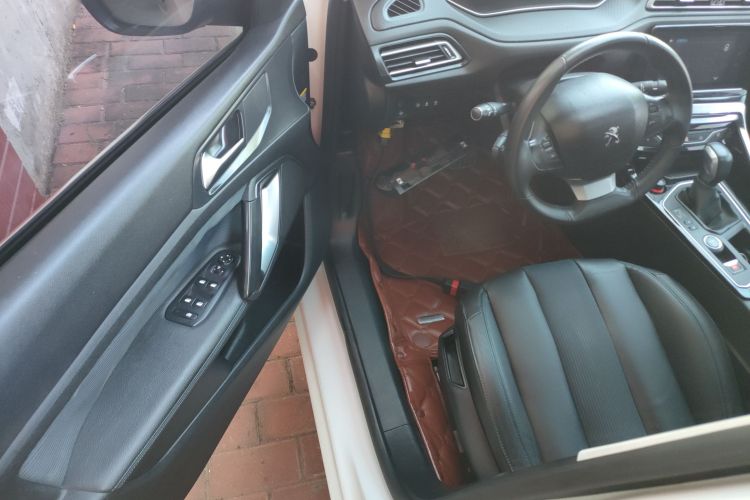 标致308 2016款 350THP 自动尊贵版中控内饰20