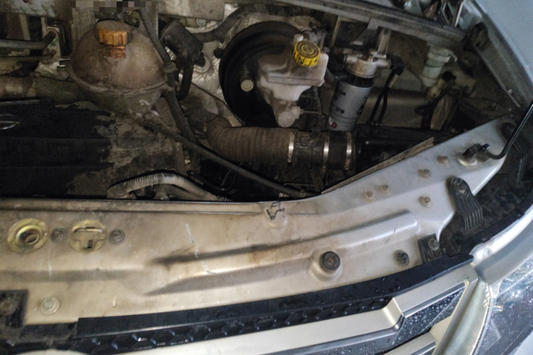 东风御风 御风 2021款 2.0T动力王前驱物流车长轴中顶6-9座国VI ZD20局部细节9007