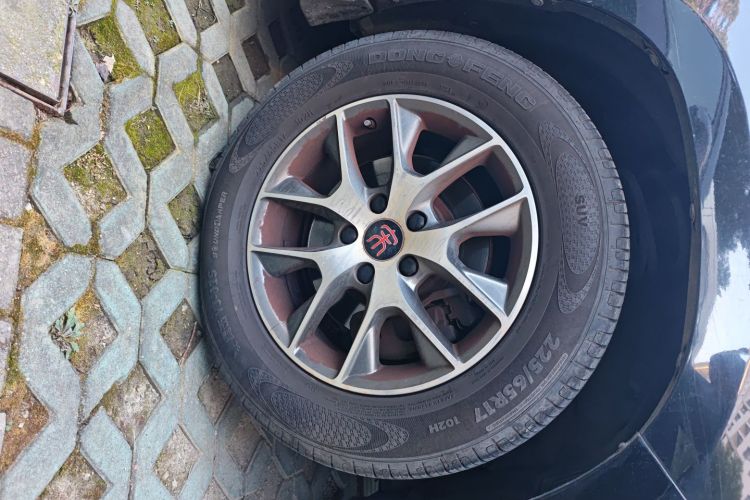 比亚迪 宋 2017款 盖世升级版 1.5TID 自动豪雅型车身外观10