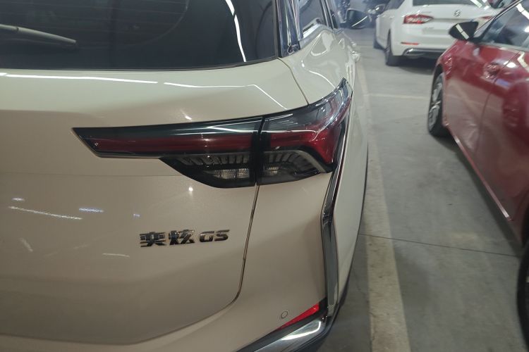 东风风神 奕炫GS 2021款 230T 自动追星版车身外观9