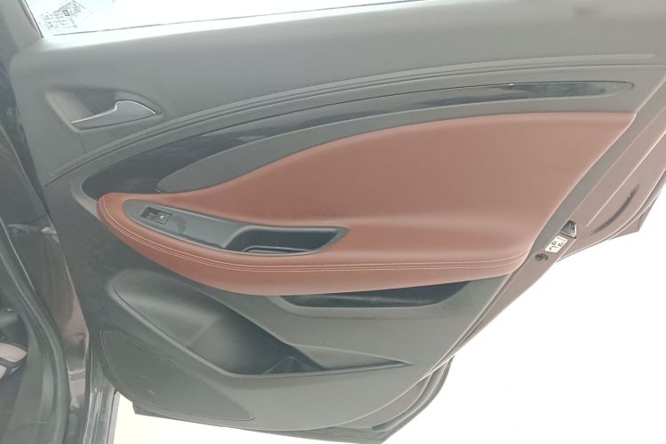 别克 昂科威 2021款 532T 两驱豪华型中控内饰45