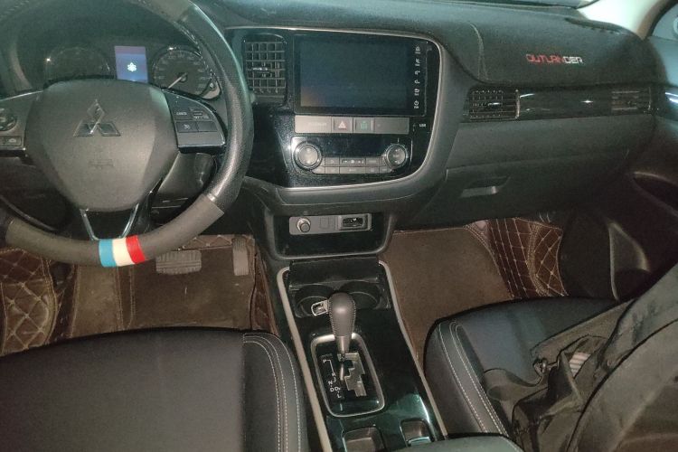 三菱 欧蓝德 2020款 2.0L 两驱畅享版 5座局部细节16