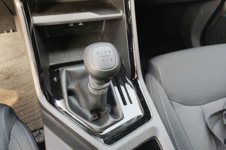 五菱汽车 五菱星辰 2021款 1.5T 手动星悦版中控内饰18