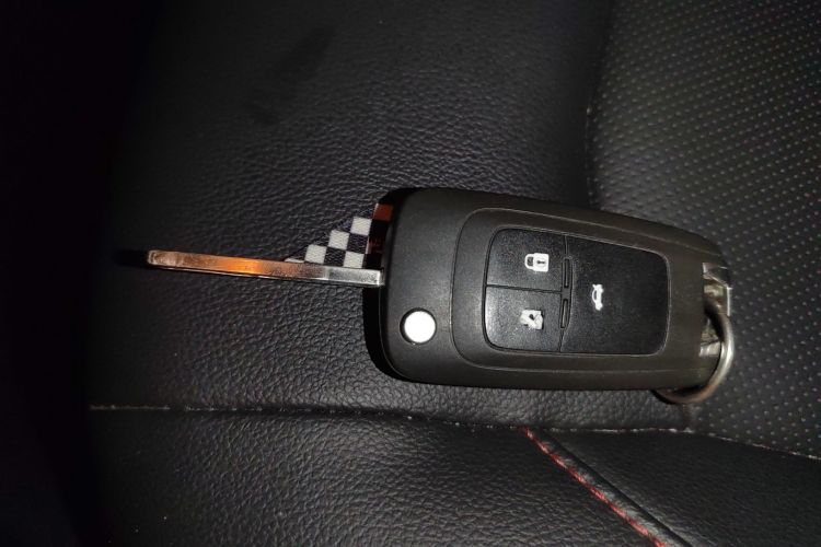 雪佛兰 科鲁泽 2022款 轻混 RS 330T 自动畅快版中控内饰7001