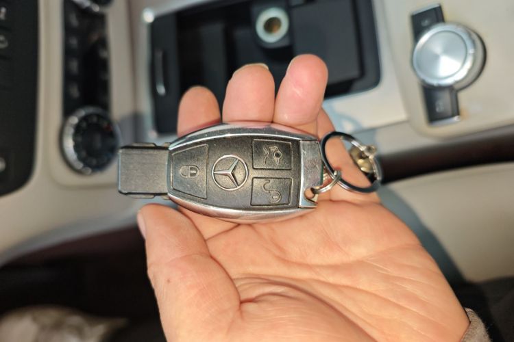 奔驰GLK级 2013款 GLK 300 4MATIC 动感天窗型中控内饰11