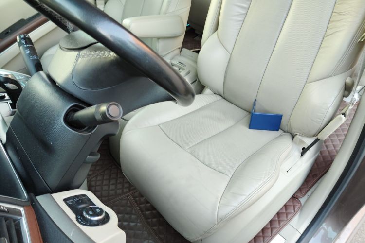 别克GL8 2014款 3.0L XT豪华商务旗舰版局部细节19