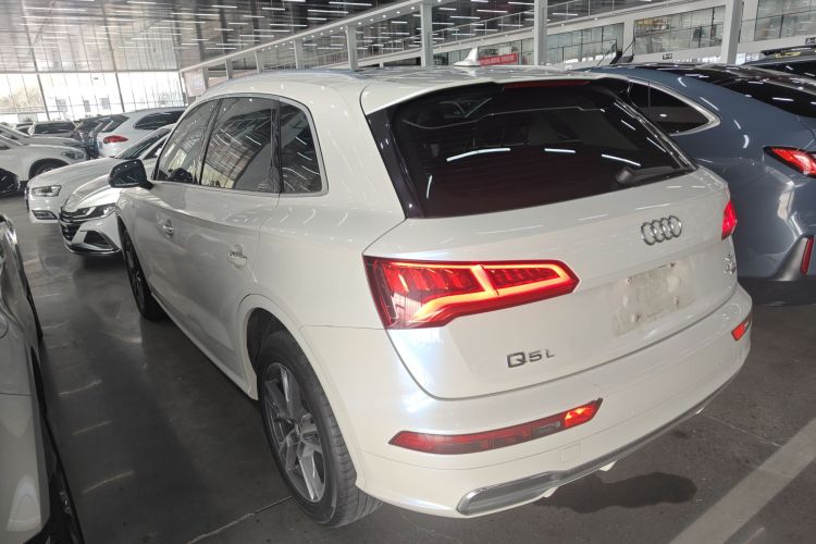 奥迪Q5L 2018款 45 TFSI 尊享时尚型 国V车身外观4