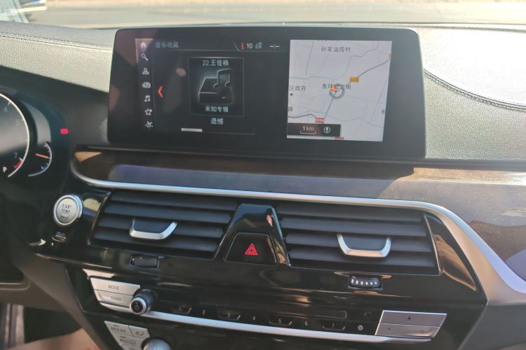 宝马5系 2018款 525Li 豪华套装中控内饰16