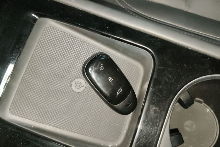 理想汽车 理想ONE 2021款 增程6座版中控内饰11