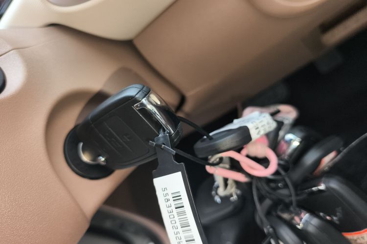 五菱汽车 宏光MINIEV 2025款 四门版 进阶款中控内饰11