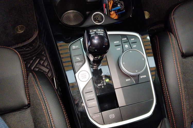 宝马2系(进口) 2023款 225i 四门轿跑车 M运动套装中控内饰18