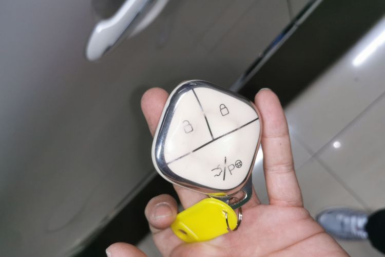 五菱汽车 五菱缤果 2024款 333km 悦享款中控内饰7001