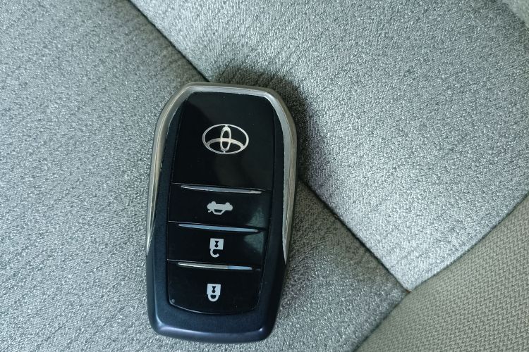 丰田 凯美瑞 2021款 2.0E 精英版中控内饰11