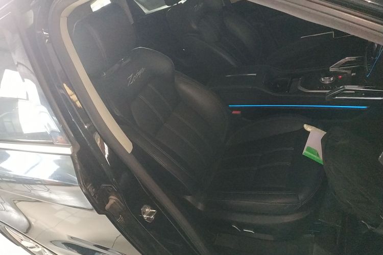 众泰T700 2017款 1.8T 双离合尊贵型局部细节41