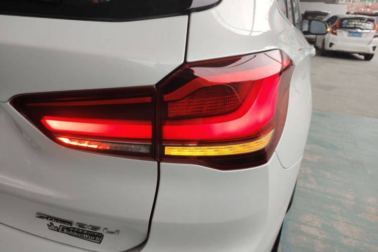 宝马X1 2020款 sDrive25Li 领先型车身外观9