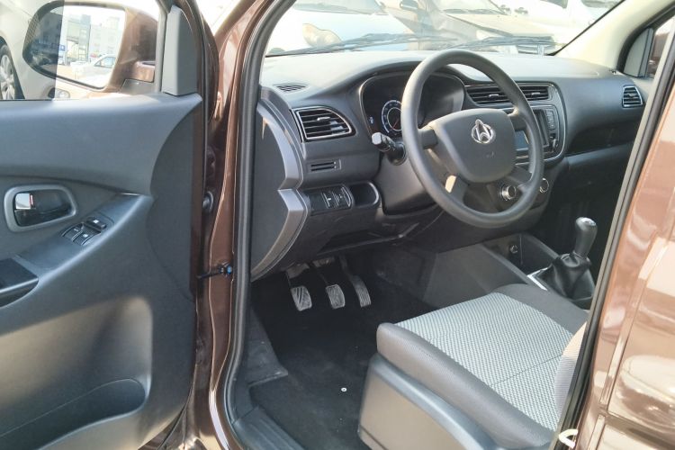 长安凯程 2021款 1.5L欧诺S智享版双蒸空调客车JL473QG中控内饰7003