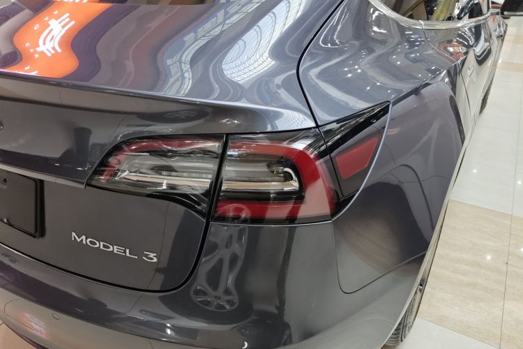 特斯拉 Model 3 2020款 标准续航后驱升级版车身外观9