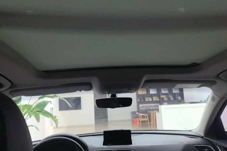 奥迪Q3 2018款 30周年年型 35 TFSI 时尚型中控内饰22