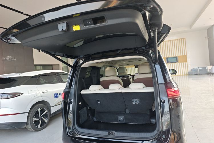 比亚迪 夏 2025款 DM-i 1.5T 180km 卓越型机舱底盘23