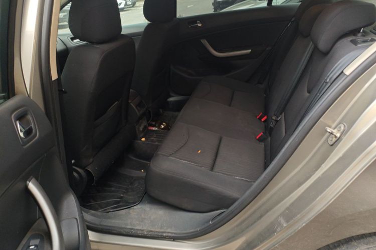 标致408 2013款 2.0L 自动舒适版中控内饰21