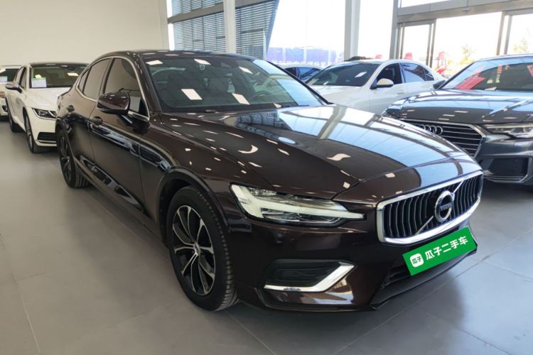 沃尔沃S60 2020款 T4 智逸豪华版车身外观3