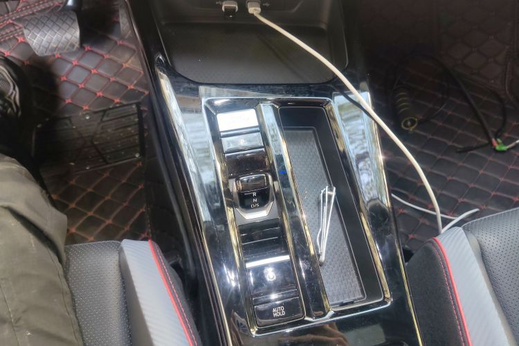 大众 2025款 凌渡L 280TSI DSG炫辣版中控内饰18