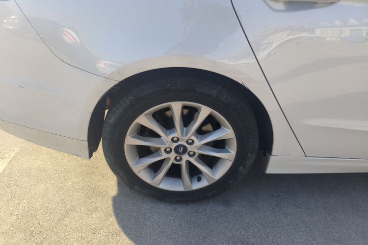 福特 蒙迪欧 2017款 改款 EcoBoost 180 时尚型车身外观6008