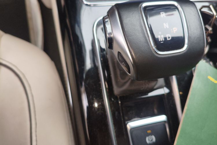 红旗HS7 2019款 3.0T 自动四驱智联旗领版中控内饰18