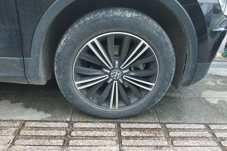 大众 途观L 2021款 330TSI 自动两驱智享版车身外观10