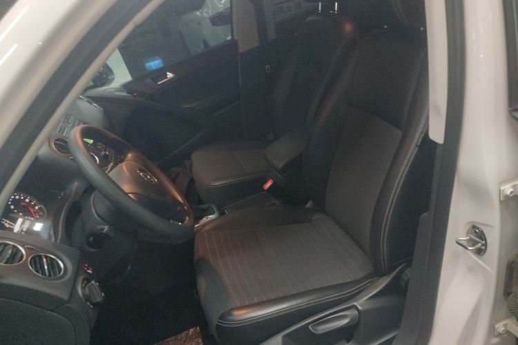 大众 途观 2017款 300TSI 自动两驱丝绸之路风尚版中控内饰19