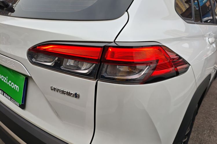 丰田 锋兰达 2023款 2.0L 智能电混双擎 尊贵版车身外观9