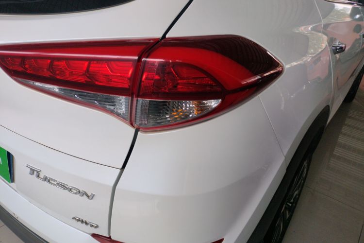 现代 途胜 2015款 1.6T 双离合四驱尊贵型车身外观6006