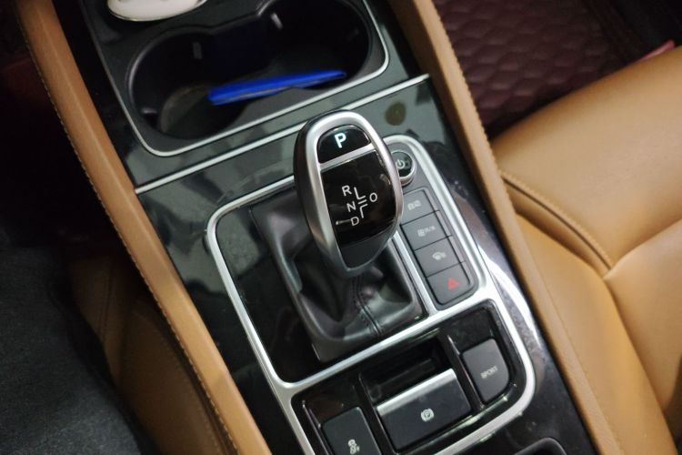 比亚迪 宋MAX 2019款 1.5T 自动智联睿逸型 6座 国V中控内饰18