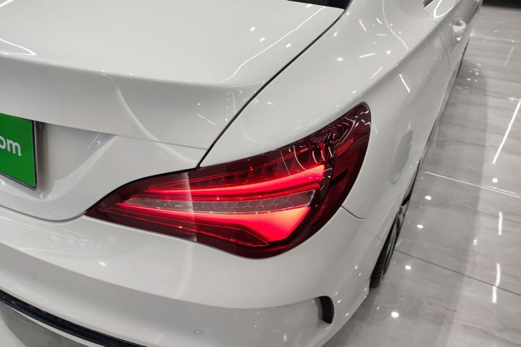 奔驰CLA 2019款 CLA 200 时尚型车身外观9