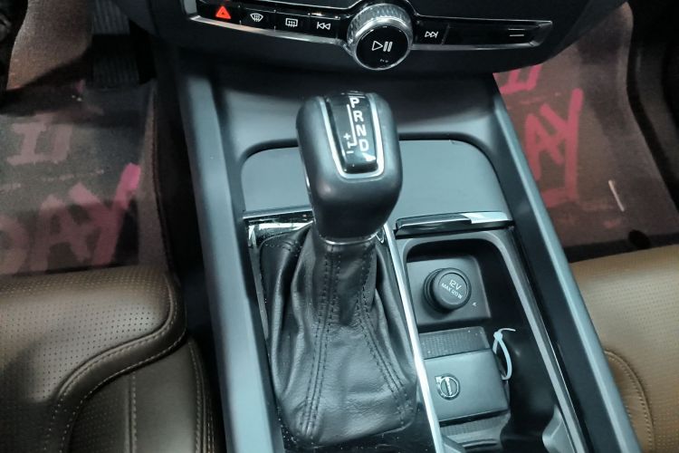 沃尔沃XC60 2018款 T5 四驱智逸版中控内饰18