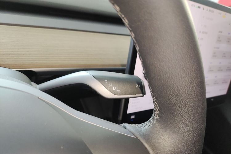 特斯拉 Model Y 2022款 改款 后轮驱动版中控内饰18