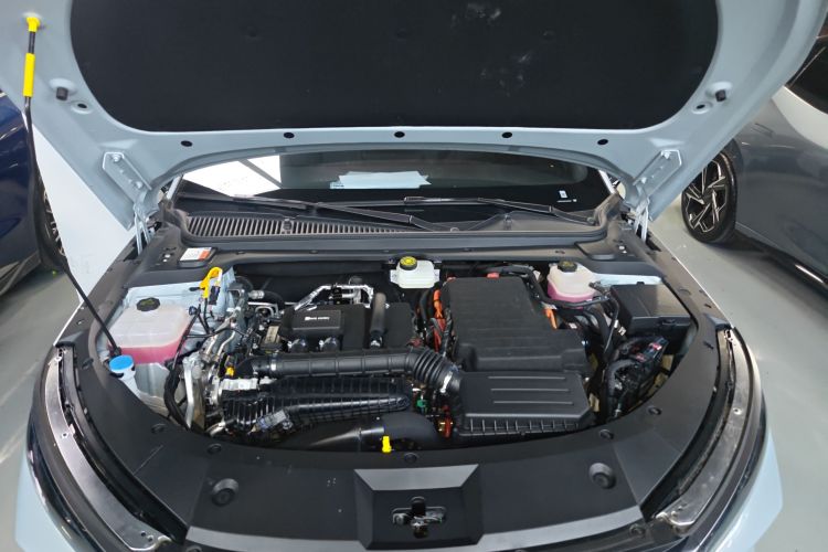 比亚迪 秦L 2024款 DM-i 80KM领先型机舱底盘24