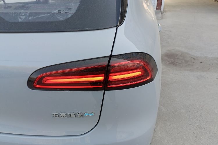 五菱汽车 五菱缤果PLUS 2024款 510km 五座版车身外观9