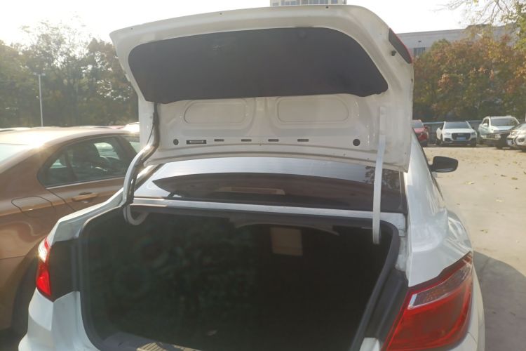 长安 逸动 2015款 1.6L 自动豪华型机舱底盘23