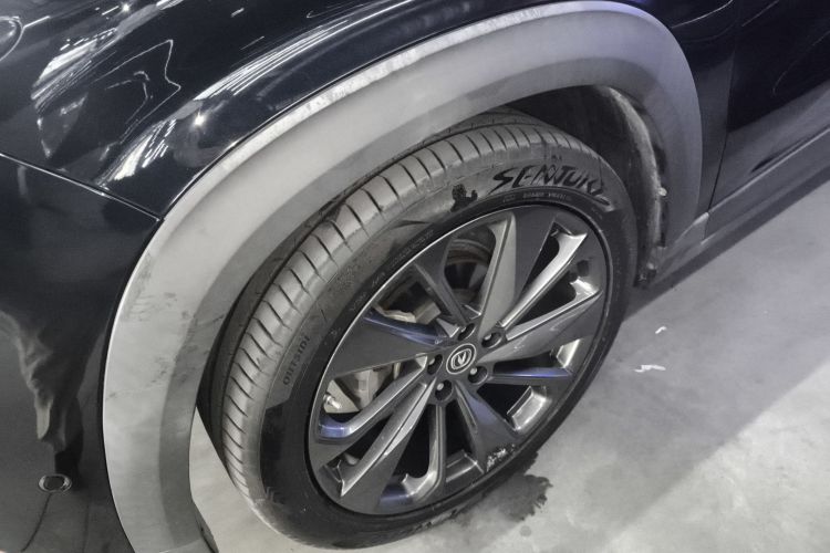 长安UNI-T 2020款 1.5T 旗舰型车身外观6007