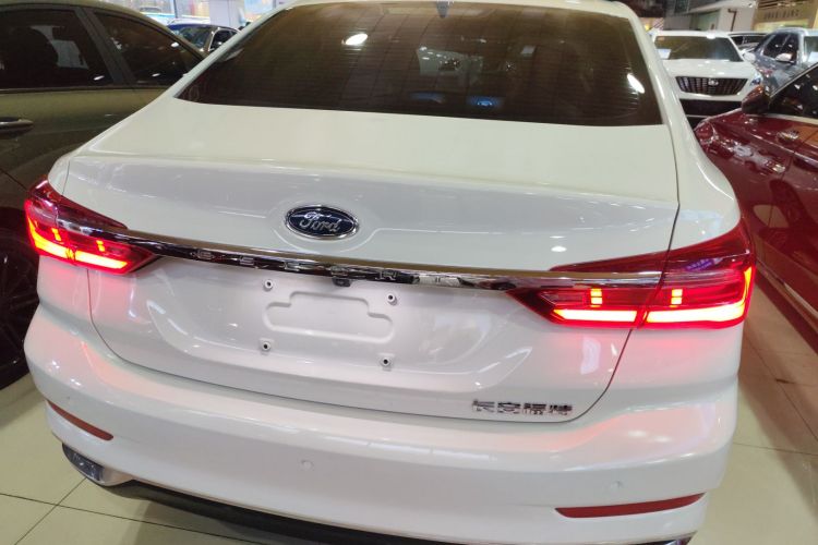 福特 福睿斯 2021款 1.5L 自动钻石版车身外观6004