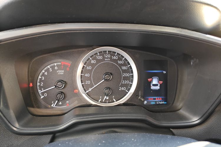 丰田 卡罗拉锐放 2022款 2.0L 先锋版中控内饰14