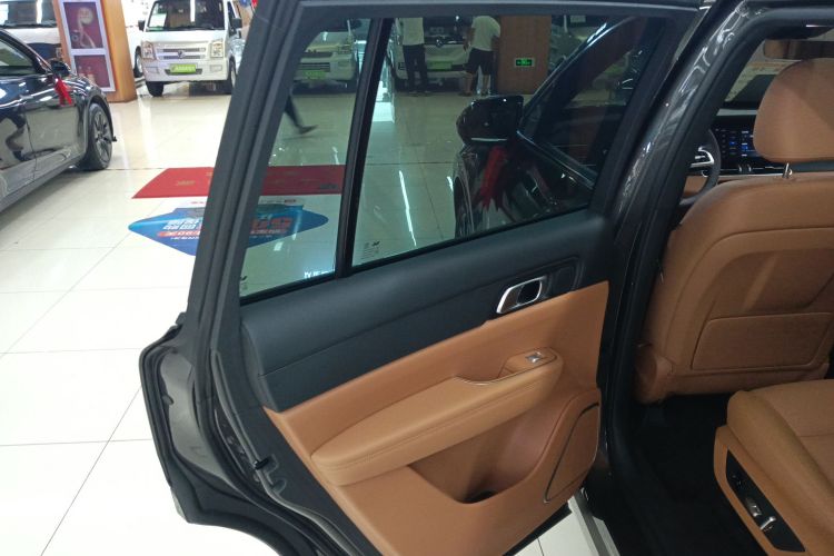 理想汽车 理想ONE 2021款 增程6座版中控内饰7008