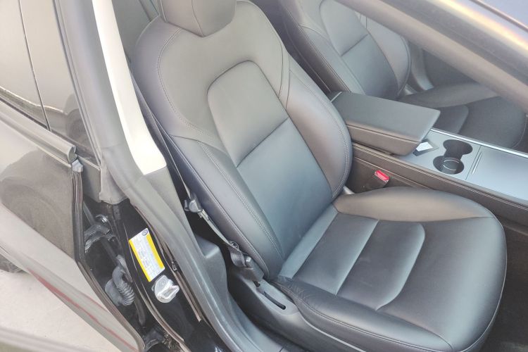 特斯拉 Model 3 2021款 标准续航后驱升级版局部细节41