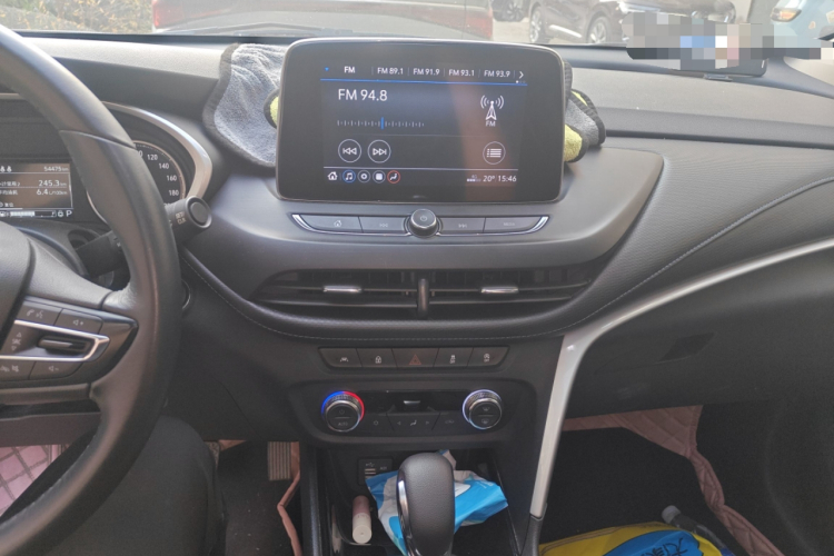 别克 昂科拉 2020款 20T CVT精英型中控内饰16